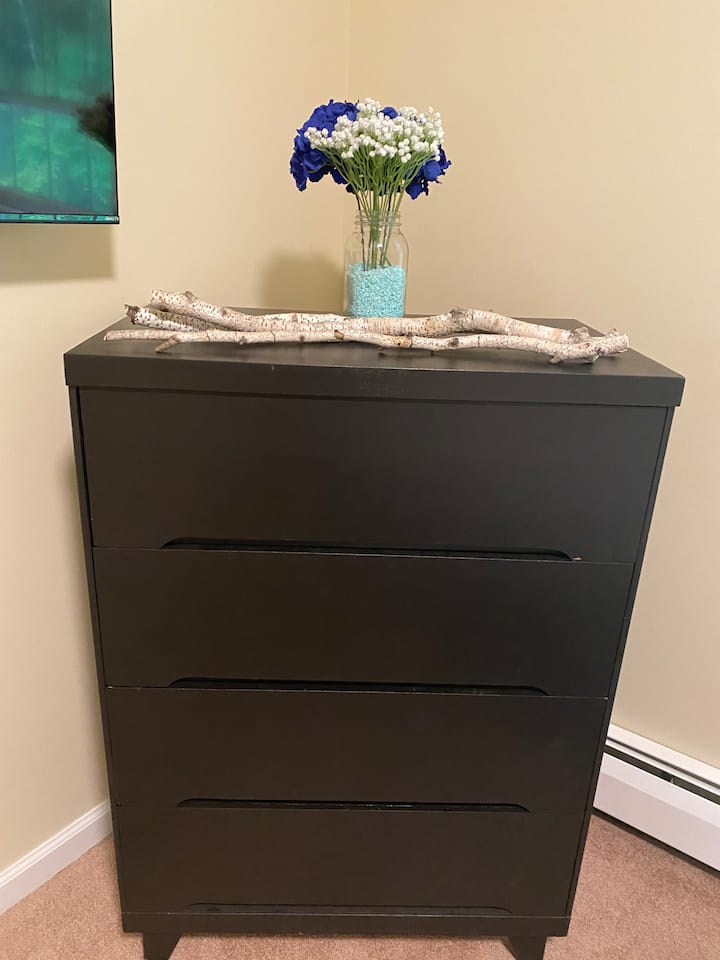 Скрин в спалня с двойно легло