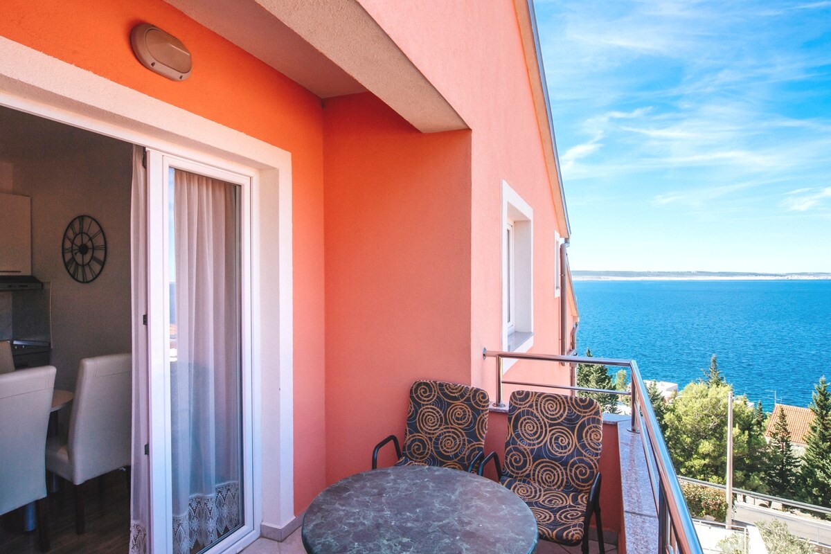 Ap7 · Family apartment with balcony partial seaview