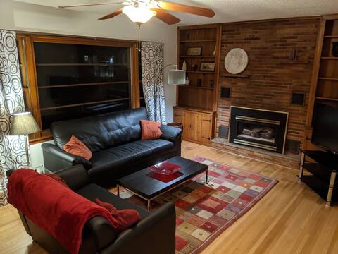 Two Bedroom near Airport and MOA with Private Deck