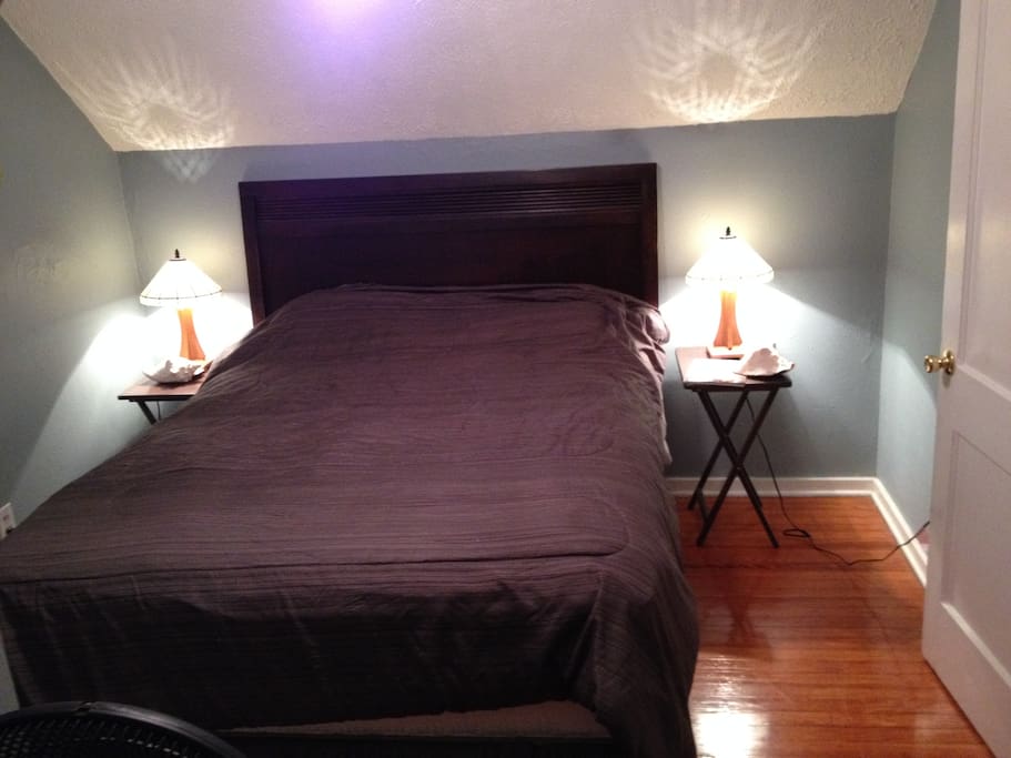 Private bedroom with Queen-sized bed