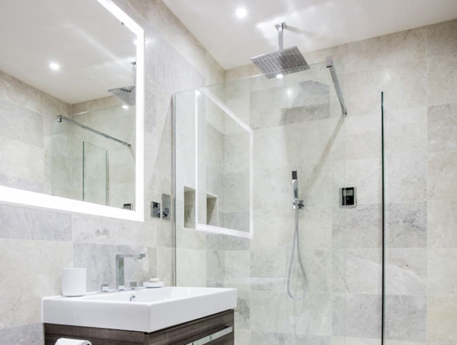 Luxury marble bathroom.