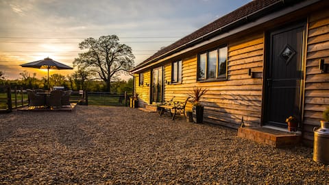 Oak Tree Barn in Wiltshire near Bath & Longleat
