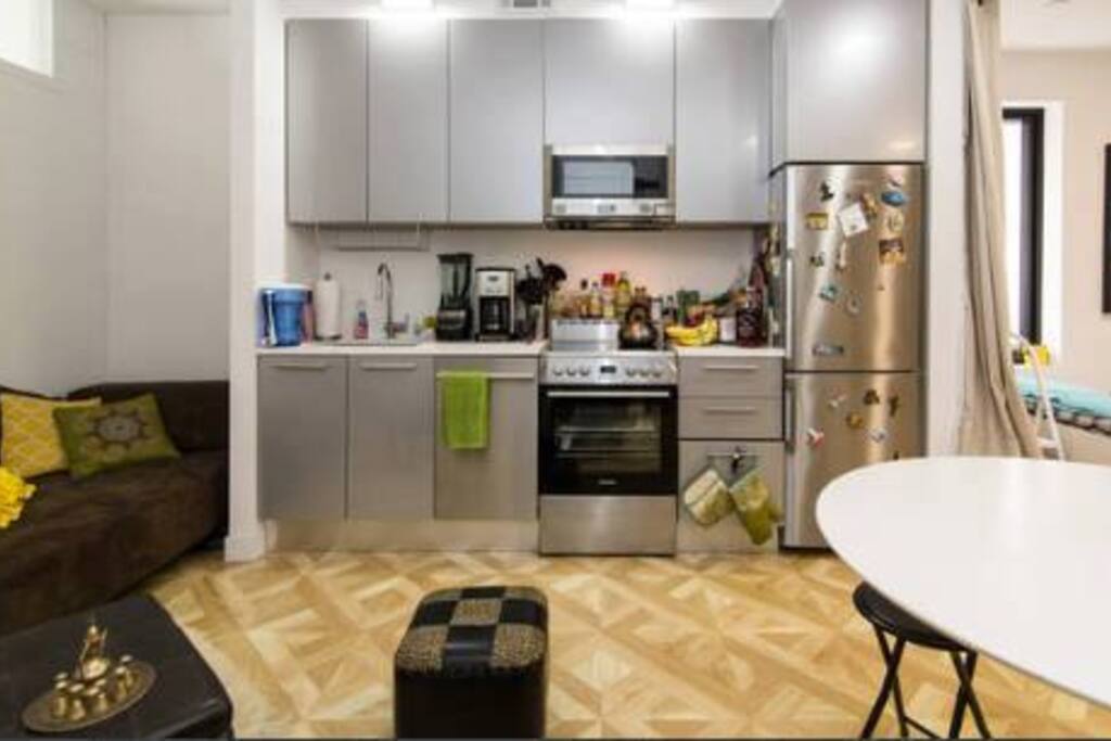 Common Space Living Room / Kitchen
