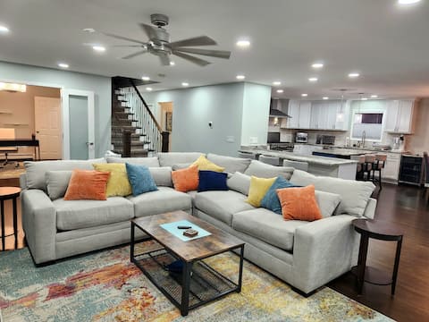 "Charlie's on the North Channel" Beautiful Home