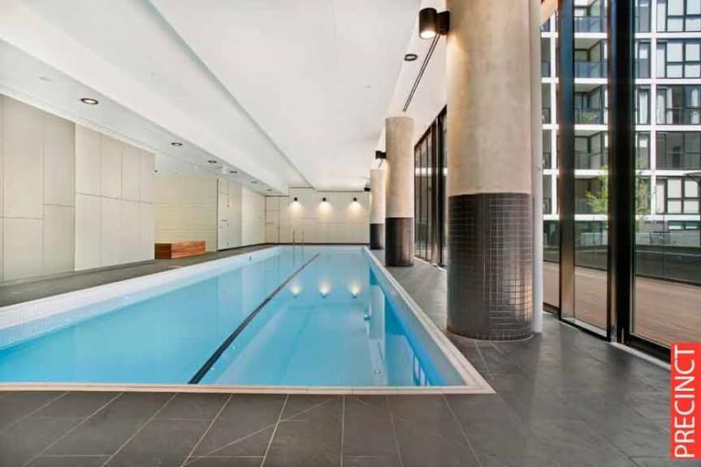 25m swimming pool