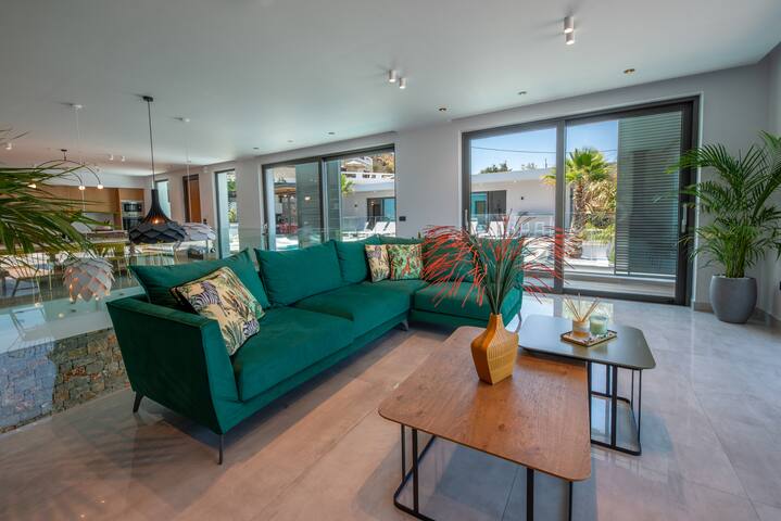 VIP Villa Lydia, indoor heated pool, seaview, cozy gallery image 3