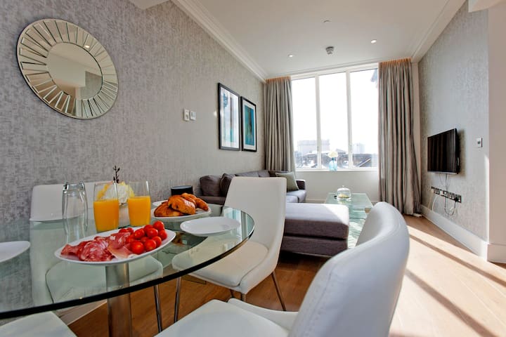 Modern and Luxury 2 bedroom with AC, Covent Garden