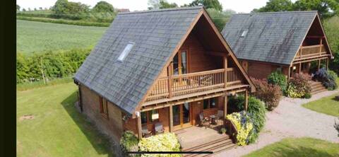 Oasis Lodges, Dragonfly Lodge with private hot tub