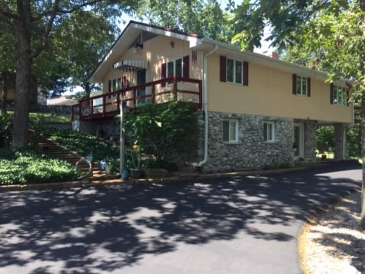 Grand Rivers, KY Entire Home The Stone Cottage Houses for Rent in