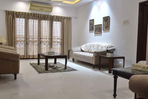 Le Elegant-furnished apartment@Banjara hills Rd 12
