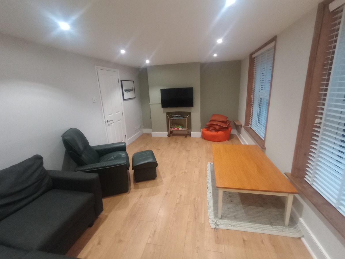 Annonce Airbnb populaire: Folkestone harbour view stays à Folkestone