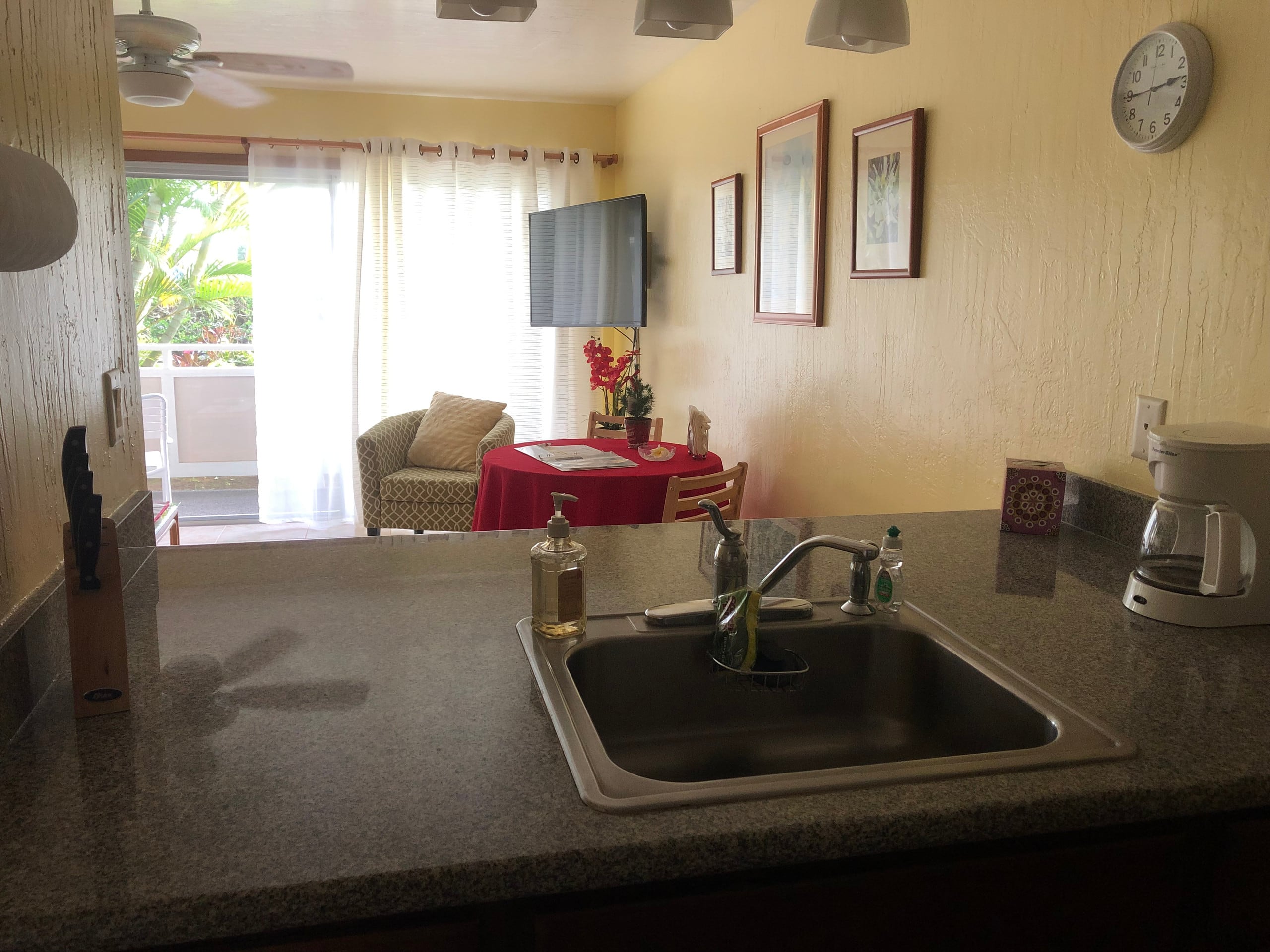 Tropical Condo Central Location-Makai facing lanai - Photo 6