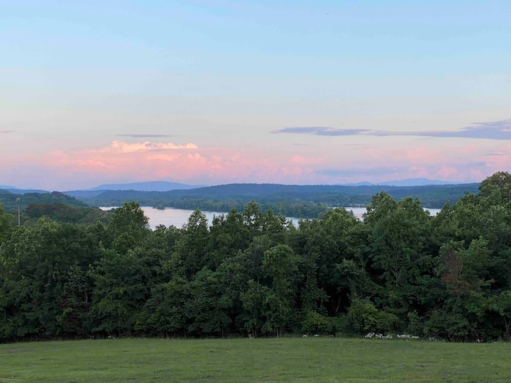 Decatur Tennessee Views Luxury Tiny Home with Loft & River Views - Tiny houses for Rent in ...