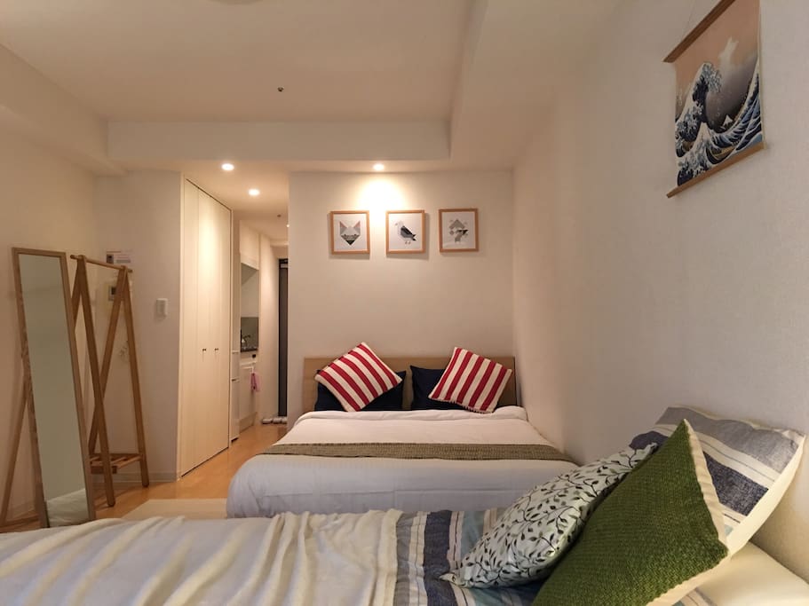 Super comfy quality double bed with rebounding texture pillows 舒适优质双人床垫 , 独特的高质量枕头