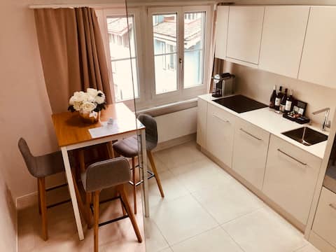 Successful Airbnb property: Amazing oldtown location by Airhome in Rathaus