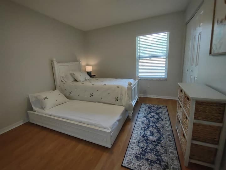 Chambre gigogne avec deux lits