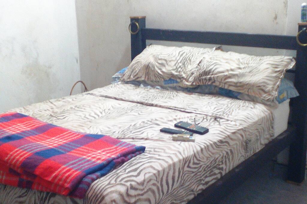 Lo mas importante es el descanso para lo cual disponemos de una cómoda habitación que cuenta con los requerimientos para tal fin.