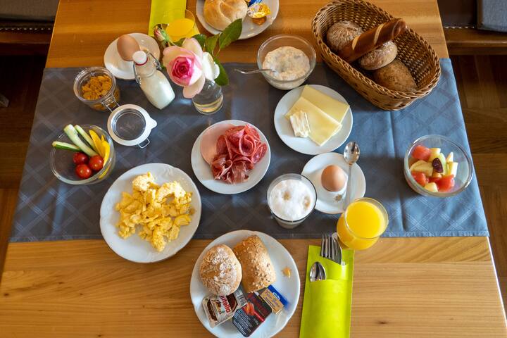 Deluxe Doppelzimmer Im Hotel Rose - Weißenburg in Bayern