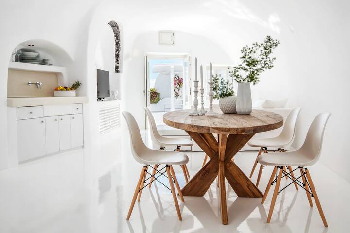 Erossea Villa-Imerovigli Santorini gallery image 5