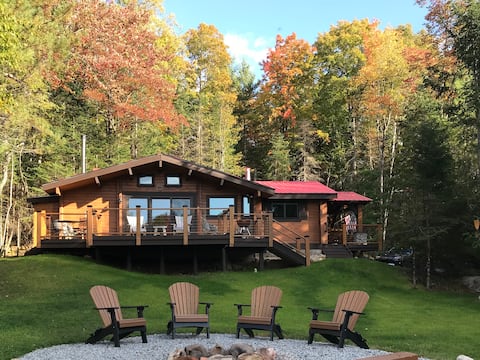 Cozy, Secluded Lakeside Cabin Retreat