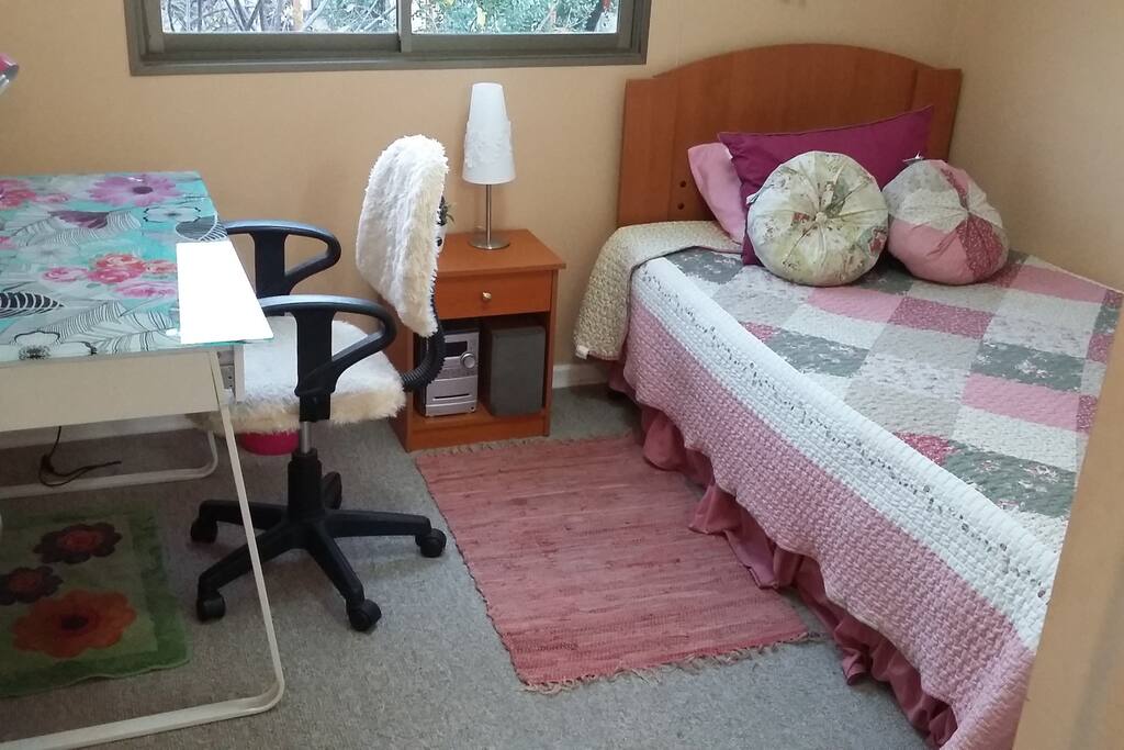 Amplio dormitorio individual