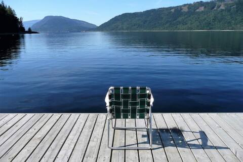 Shuswap Lake Waterfront Home For Rent.