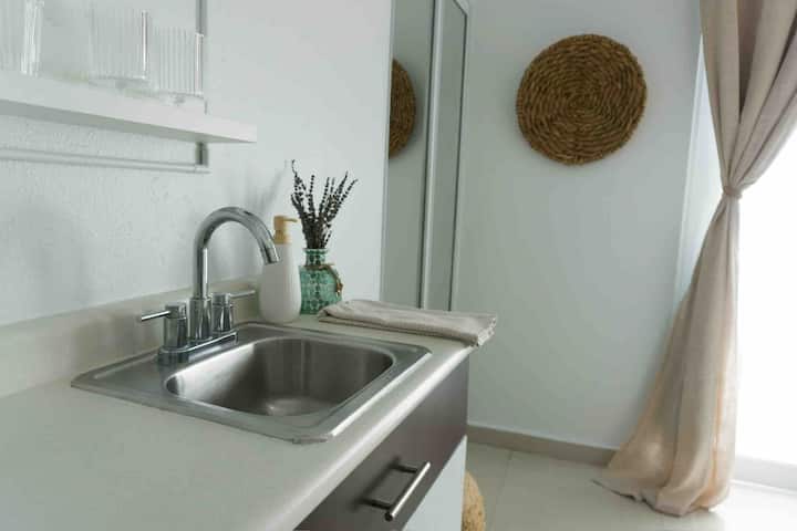 Casa Ocean 202 @ Ocean Park W/wifi & B/u Generator - San Juan