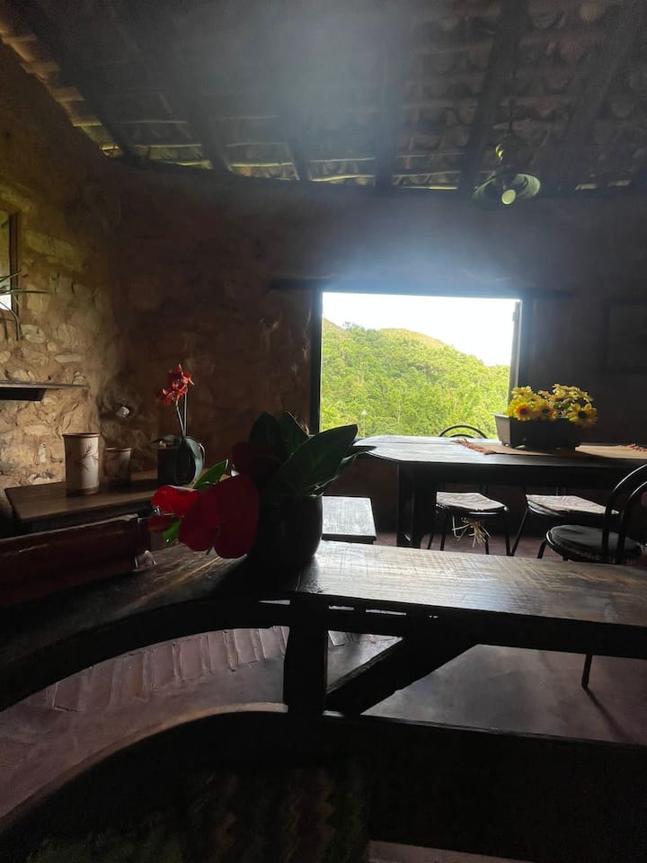 Cabana De Pedra Rústica Em Ambiente Rural - Rio Preto