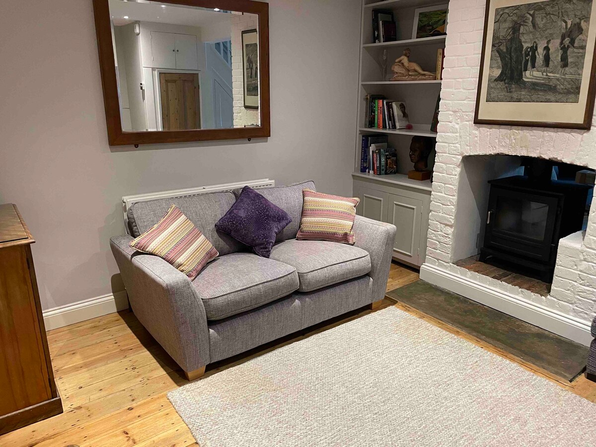 Top Airbnb: Charming terrace in the heart of Bray village in Bray