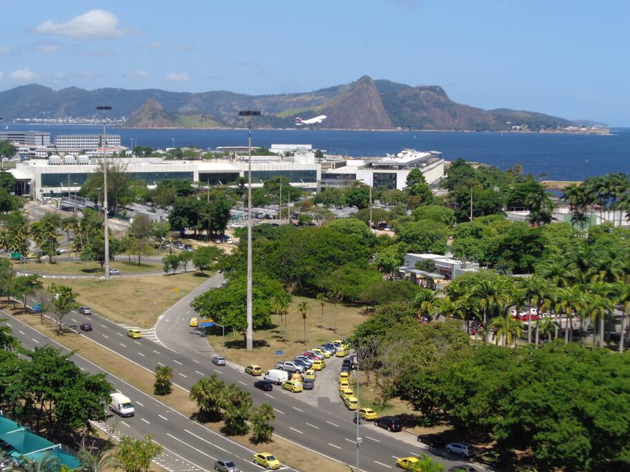 VISTA PARA O AEROPORTO SANTOS DUMONT E NITERÓI