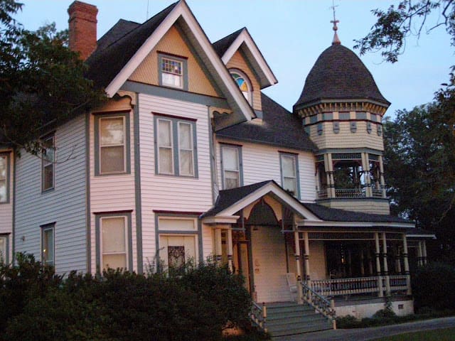 Pecan Hill Inn B&B - Coleman Rm 【 AUG 2021 】 Moultrie, Georgia (GA