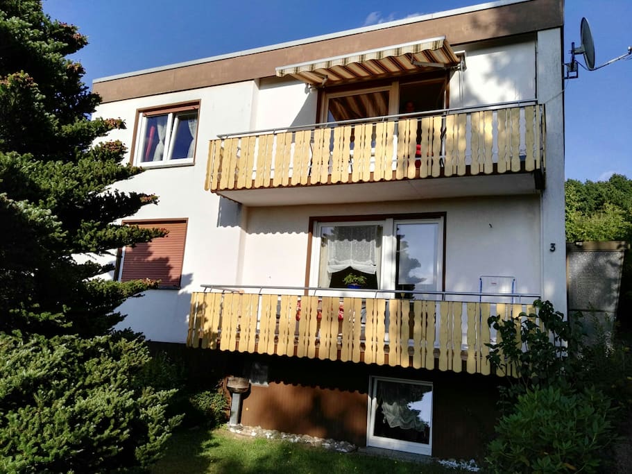 Südansicht vom Haus! FeWo mit Balkon im EG