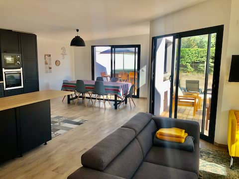 Successful Airbnb property: House with Jacuzzi 250 m from the beach in Agon Coutainville