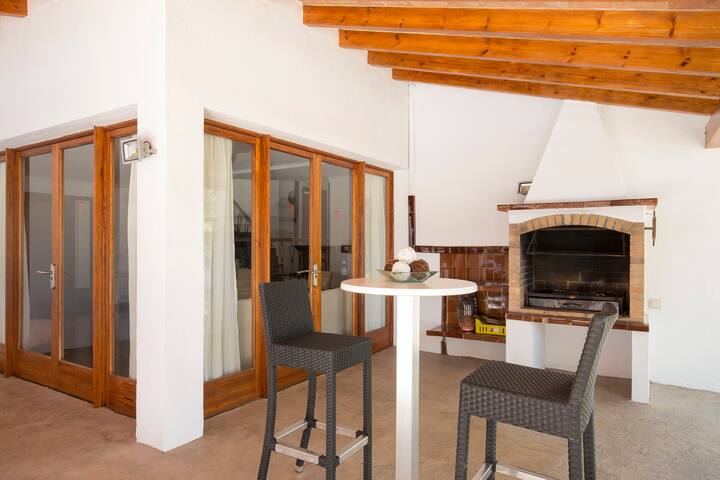 VILLA BORRAS, 5 bedrooms, 400mts from the beach. gallery image 5