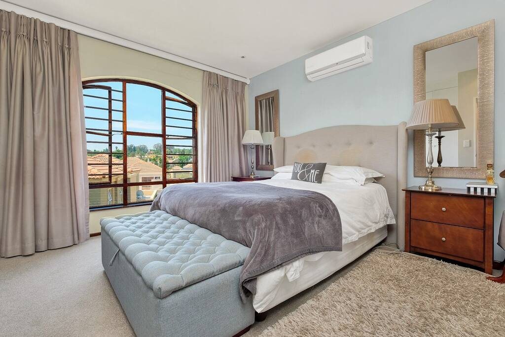 Main Bed - Queen Air conditioned.