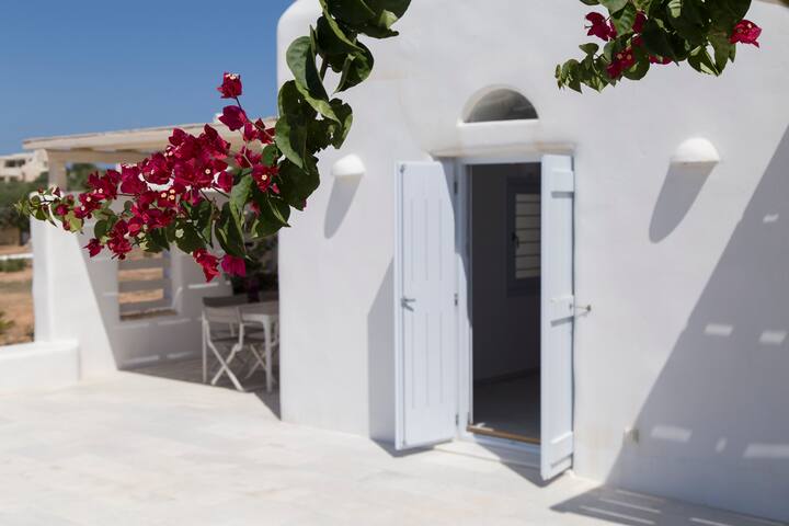 SAND Collection | 4 BDR Sea View Villa 2 with Pool gallery image 5