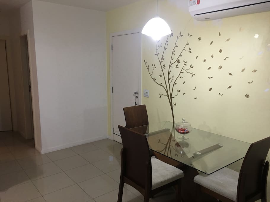 Mesa de jantar para 4 pessoas