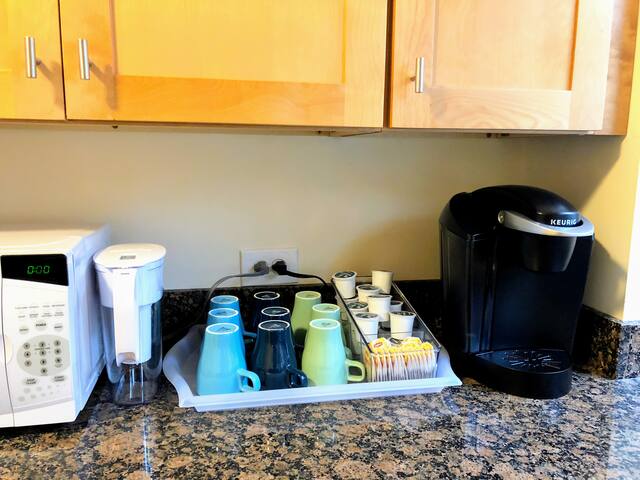 1 #33 – 4 Bdrm Condo – McCormick Place, Chinatown gallery image 4