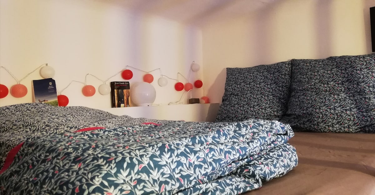 سرير ميزانين 