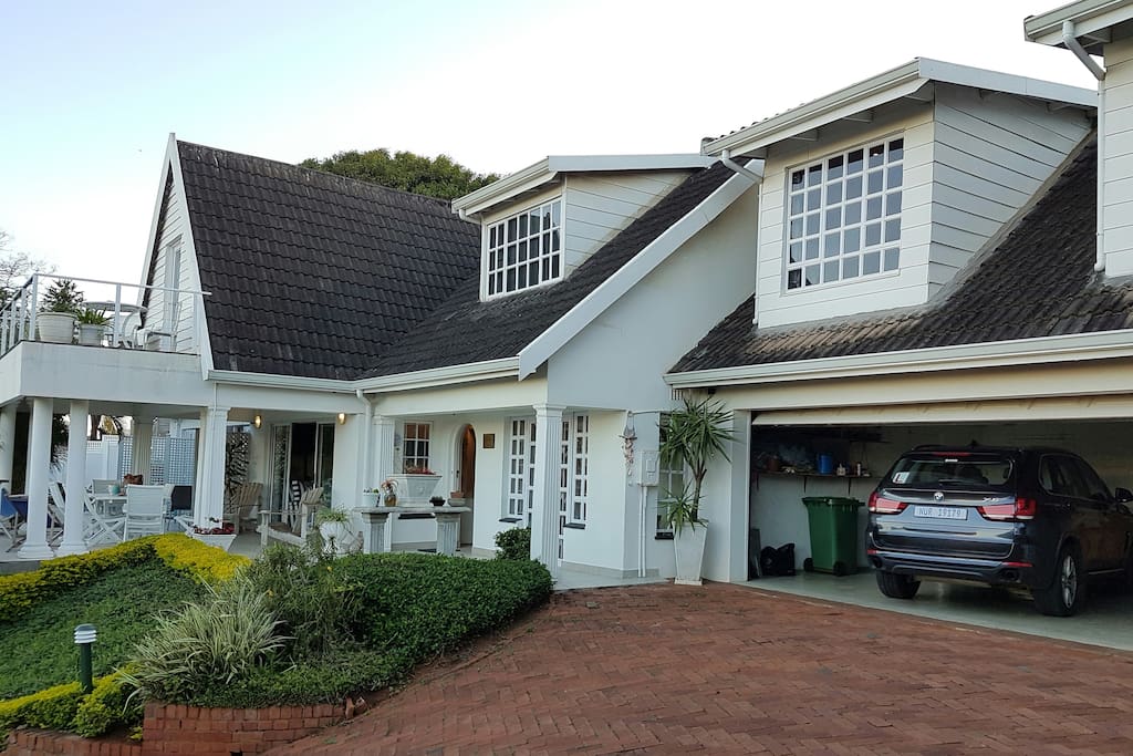 Shelbourne Lodge in La Lucia - close to the beach and La Lucia Mall