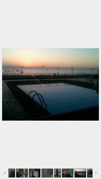 Piscina vista al mar