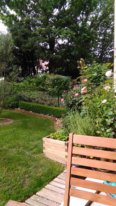 SALON DE JARDIN