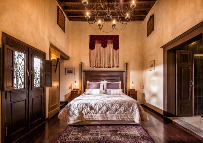 Lemuria Manor, Wine Dark Sea Villas gallery image 2