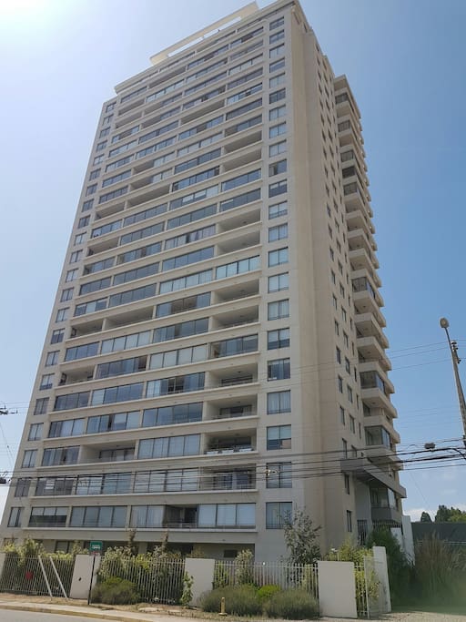 Edificio moderno y hermoso