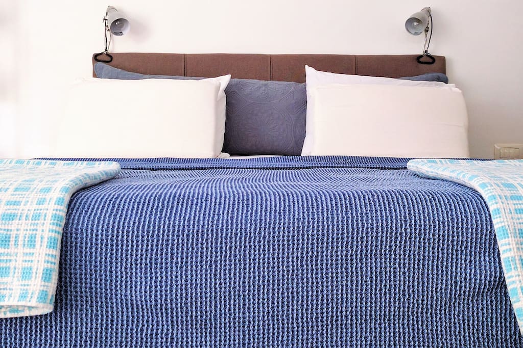 queen size bed