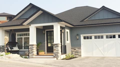 The View: Luxury Retreat with Stunning Views