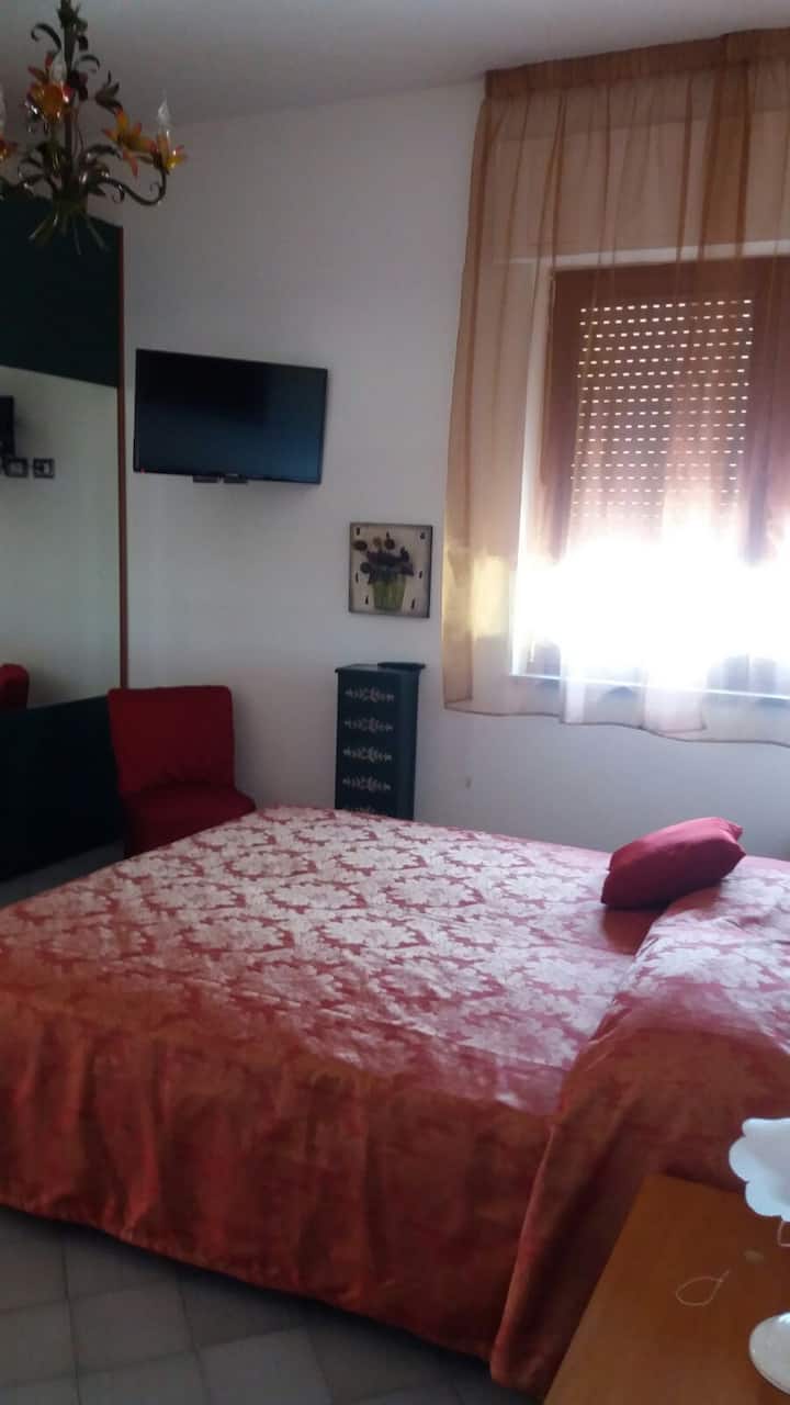 CHUMBA CHA KULALA MARA MBILI NA BAFU