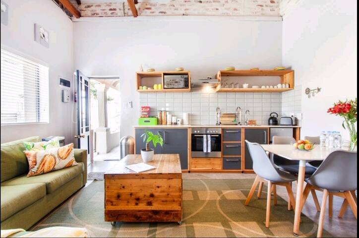 The Duke City suite: 5min from the CBD