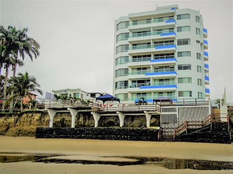 Exclusive ocean front apartment Tonsupa Beach