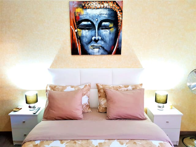 Faro Center Yellow Cosy Room Priv/Balcony, NETFLIX